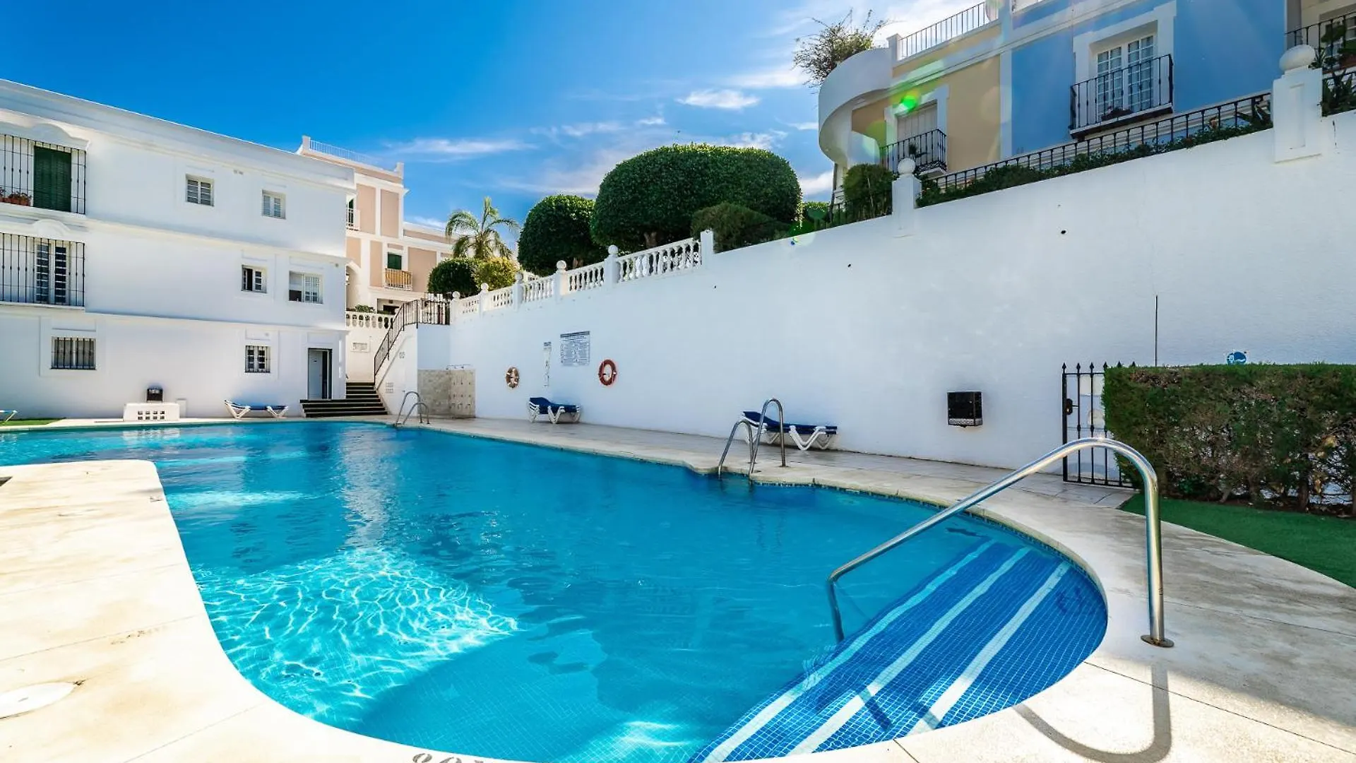 Spacy Stylish Aloha Townhouse Marbella