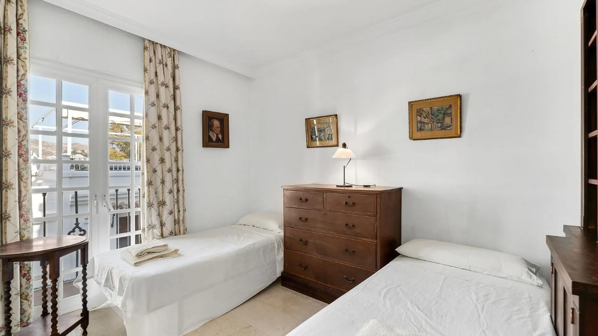 Spacy Stylish Aloha Townhouse Marbella 0*,  Spain