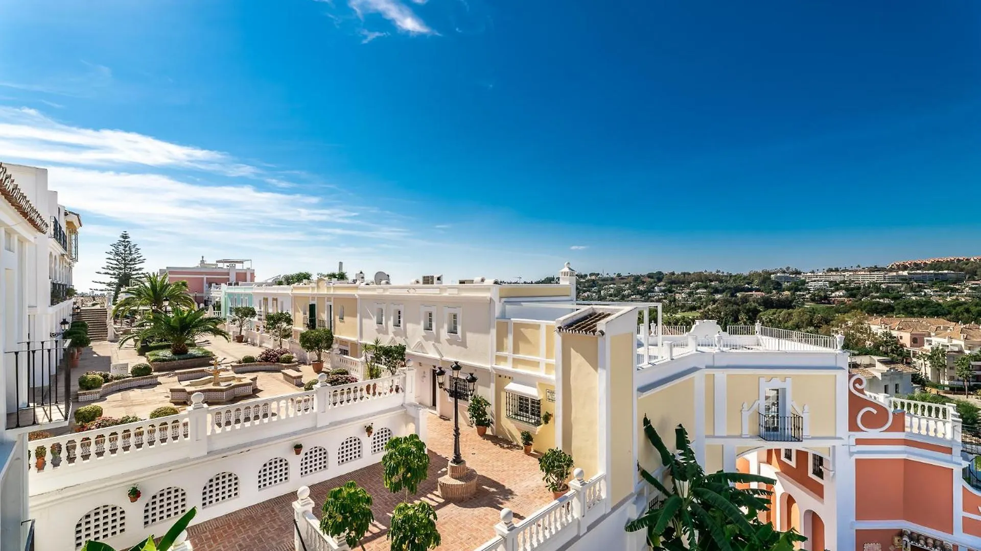 Spacy Stylish Aloha Townhouse Marbella
